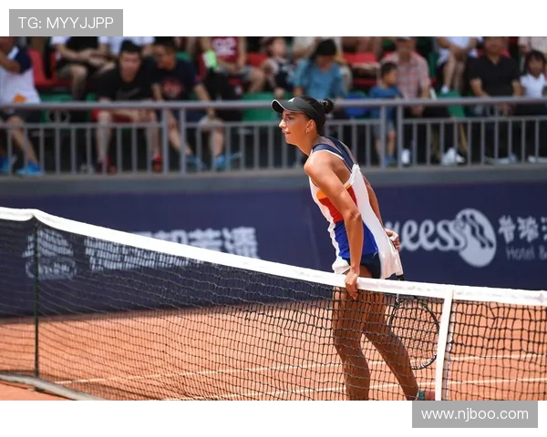 郭涵煜和帕诺娃携手晋级网球赛16强 展现强大实力与默契配合